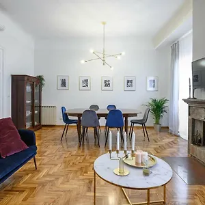 Glam 50 - Exlusive Penthouse In The Heart Of Apartment
